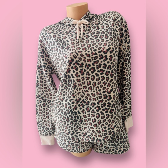Victoria’s Secret Lounge Set Hoodie & Short Sleepwear Cheetah M - Picture 5 of 7